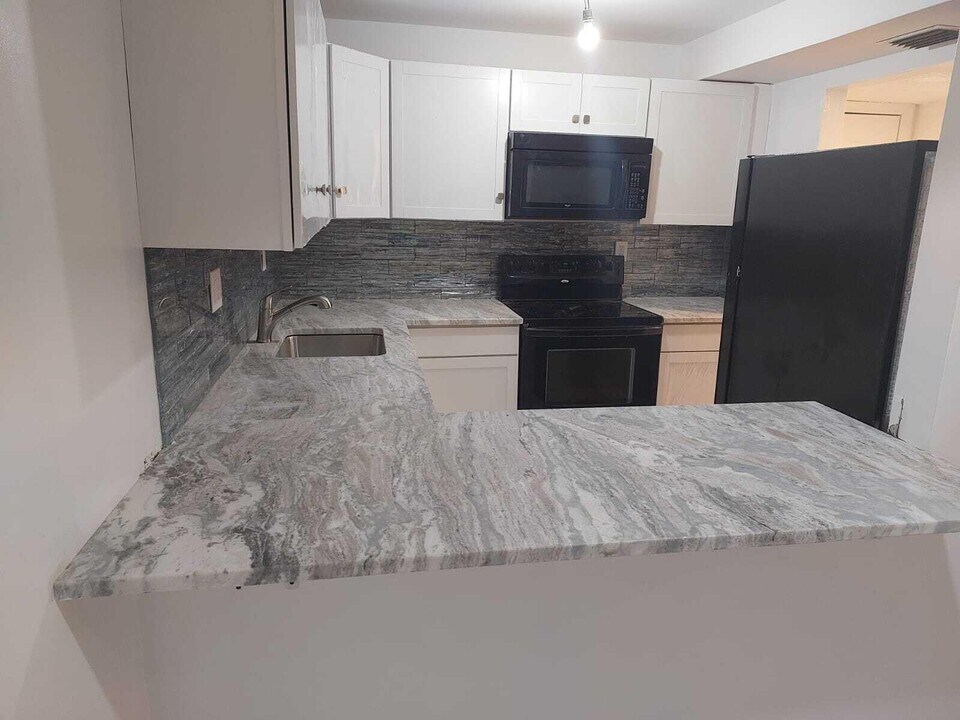 4117 NW 88th Ave, Unit 107 in Coral Springs, FL - Building Photo