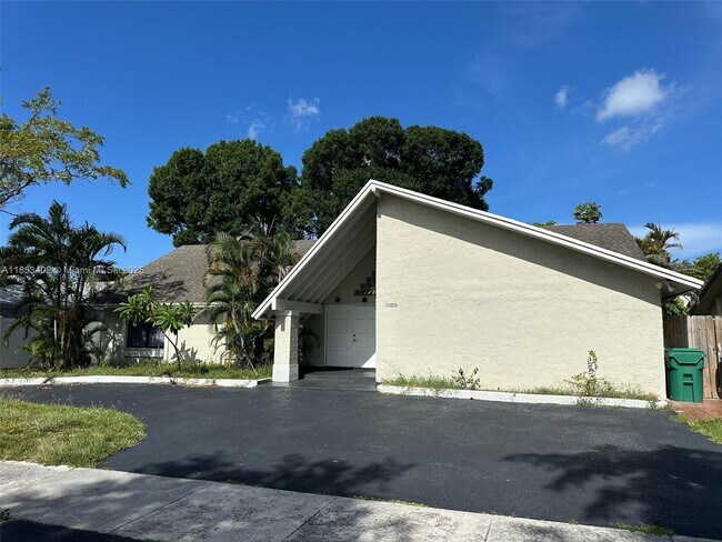 20605 NE 9th Ct in Miami, FL - Building Photo - Building Photo