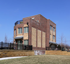 East Bank Flats in South Bend, IN - Building Photo - Building Photo