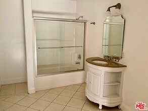 726 S Santa Fe Ave in Los Angeles, CA - Building Photo - Building Photo