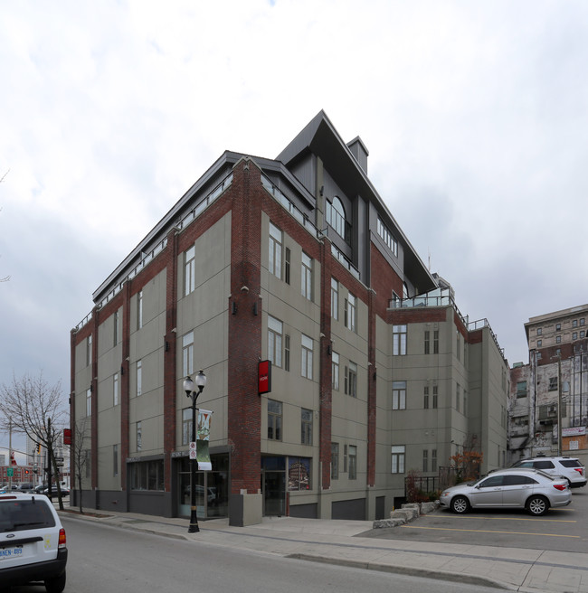 80 King William St in Hamilton, ON - Building Photo - Primary Photo