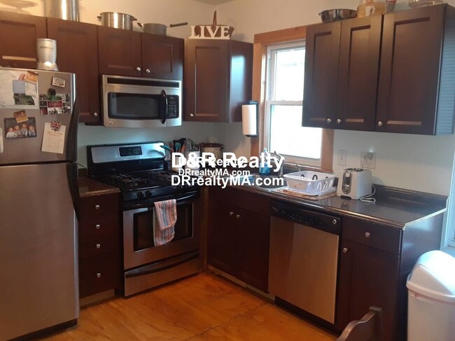 86 Fellsway W, Unit 3