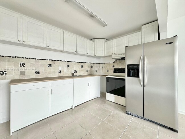 1200 NW 37th Ave