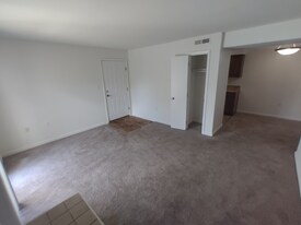 600 Reusens Rd in Lynchburg, VA - Building Photo