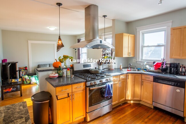6 Belmont St, Unit 3