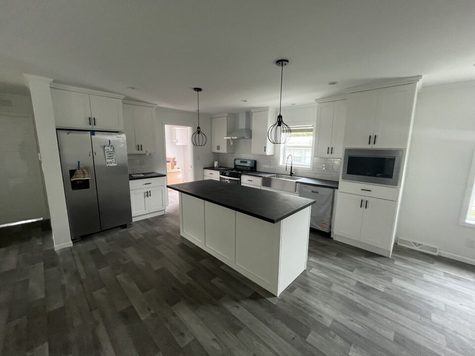 7801 88th Ave in Pleasant Prairie, WI - Building Photo