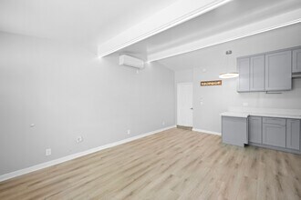 13840 Community St in Panorama City, CA - Building Photo - Building Photo