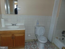 2985 Yorkship Square in Camden, NJ - Building Photo