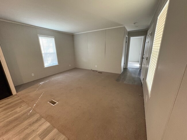 2397 8 Mile Rd in Kawkawlin, MI - Building Photo - Building Photo