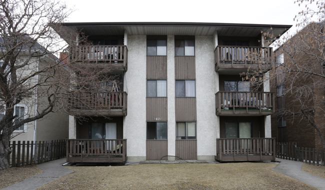 1621 11th Ave SW in Calgary, AB - Building Photo - Primary Photo