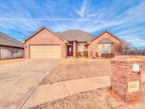 1621 Birchfield Rd in Edmond, OK - Building Photo - Building Photo