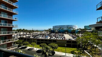 388 E Ocean Blvd, Unit 410 in Long Beach, CA - Building Photo
