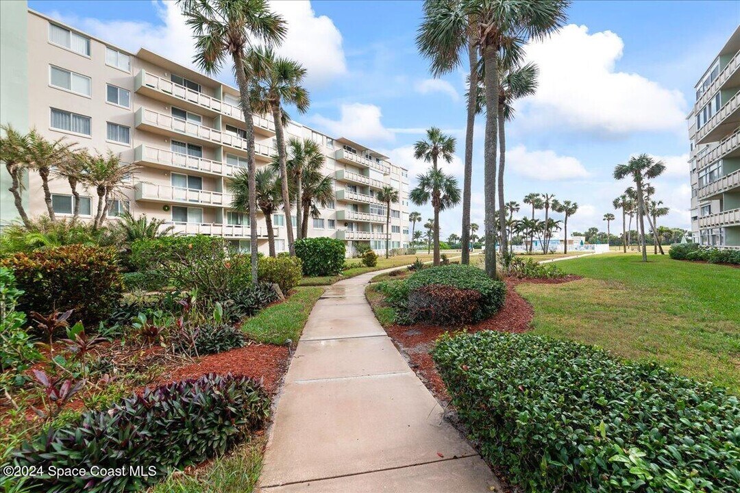 2020 N Atlantic Ave in Cocoa Beach, FL - Building Photo