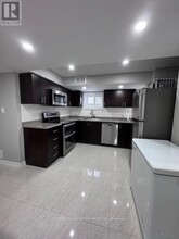 31 Sewell Cres in Ajax, ON - Building Photo - Building Photo