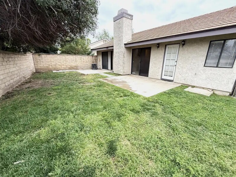 25906 Adolfo Ct in Santa Clarita, CA - Building Photo