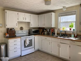 11 Ivanhoe Dr in Topsham, ME - Building Photo