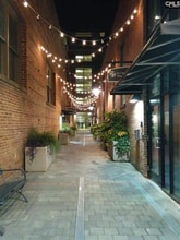 1520 Main St, Unit 4F in Columbia, SC - Foto de edificio - Building Photo