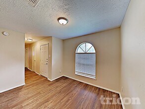 2706 King James Ct in Webster, TX - Building Photo - Building Photo