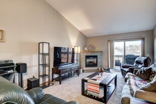 1909 Southridge Ave in Menomonie, WI - Building Photo