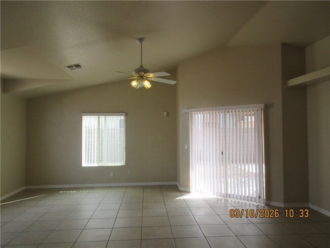 3684 N Willow Rd in Kingman, AZ - Building Photo - Building Photo