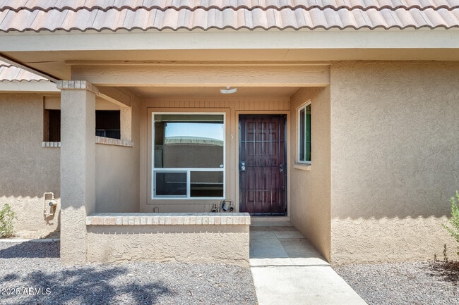 property at 311 W Pontiac Dr