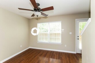 126 Hampshire Dr in Mooresville, NC - Building Photo - Building Photo
