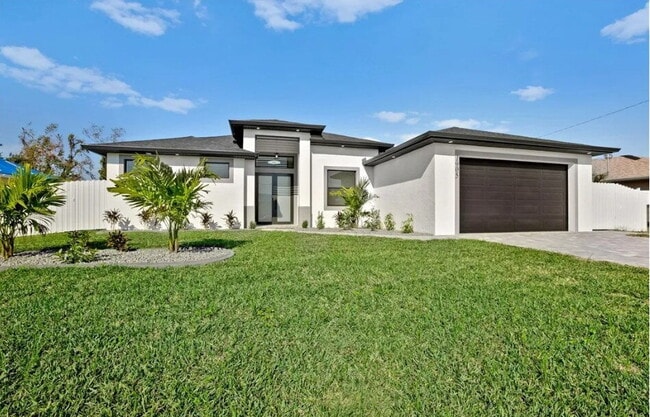 property at 1905 SW 3rd St