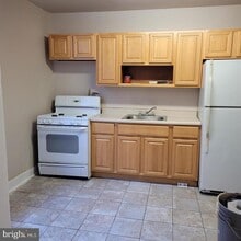 4102 W Maple Ave in Pennsauken, NJ - Building Photo - Building Photo