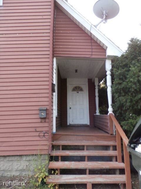 861 Washington Ave-Unit -Apt 1W in Muskegon, MI - Building Photo - Building Photo