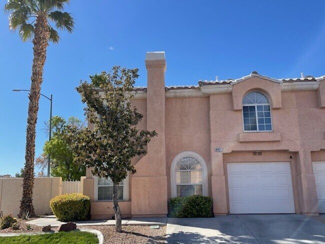 8401 Sewards Bluff Ave in Las Vegas, NV - Building Photo - Building Photo