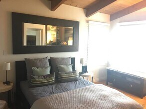 940 Sealane Dr-Unit -Apt 10 in Encinitas, CA - Building Photo - Building Photo