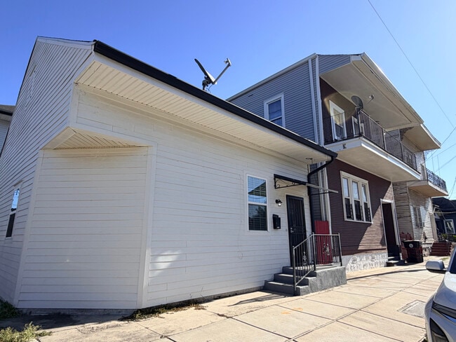 910 N Rocheblave St in New Orleans, LA - Building Photo - Building Photo