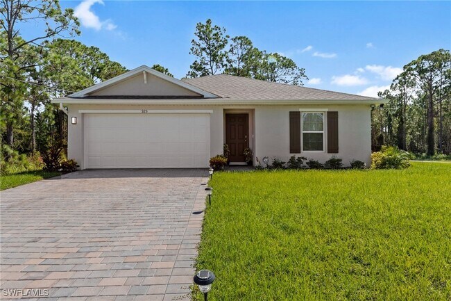 923 Hooper Ave in Lehigh Acres, FL - Building Photo - Building Photo