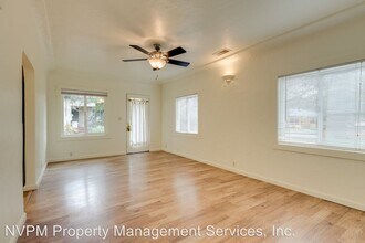 1174 Palm Ave in Chico, CA - Foto de edificio - Building Photo