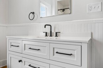 107 Union Ave in Saratoga Springs, NY - Building Photo - Building Photo