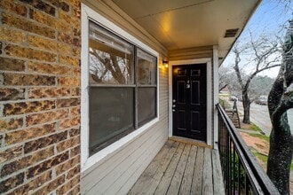 2009 West Loop in Austin, TX - Building Photo - Building Photo