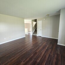 1527 Flint Lock Ln in Fort Wayne, IN - Building Photo - Building Photo