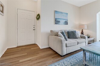 23600 Walden Center Dr in Bonita Springs, FL - Building Photo - Building Photo