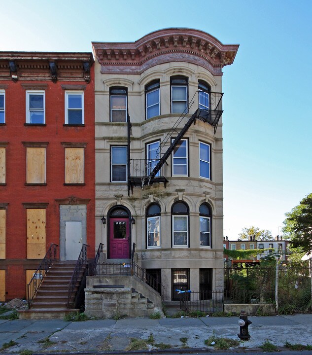 202 Quincy St in Brooklyn, NY - Building Photo