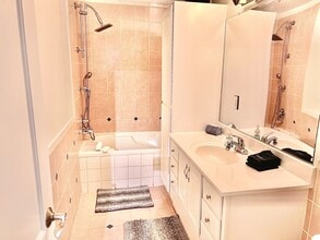 2845 Nugget Ln, Unit 2 Bedroom Apartment in Anchorage, AK - Building Photo - Building Photo