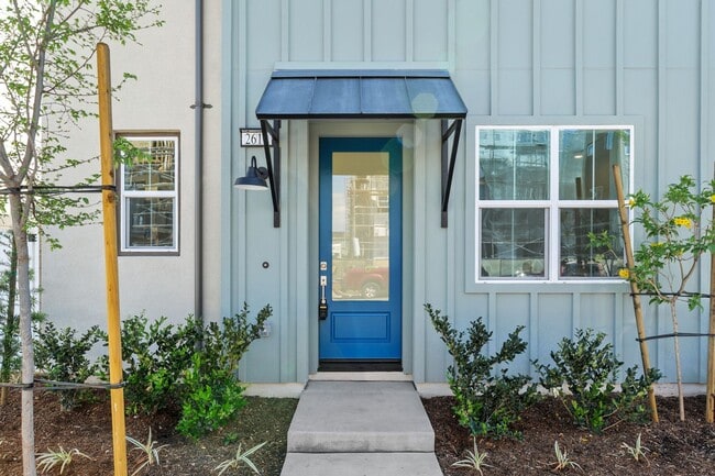 2618 E Lincoln Paseo in Ontario, CA - Building Photo - Building Photo