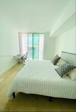 218 SE 14th St, Unit 1104 in Miami, FL - Building Photo - Building Photo