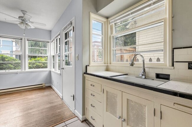 property at 1516 NE Schuyler St