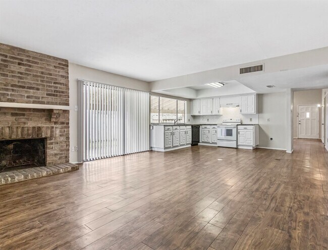 5510 Dunnethead Dr in Houston, TX - Building Photo - Building Photo