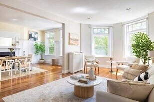 1898 Beacon St, Unit 4 in Brookline, MA - Building Photo