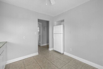 3721 Henry Ave in West Palm Beach, FL - Building Photo - Building Photo