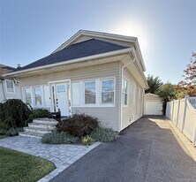 18 1st Ave in East Islip, NY - Building Photo