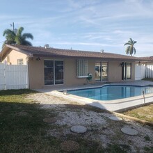 1820 NW 33rd St in Oakland Park, FL - Building Photo - Building Photo