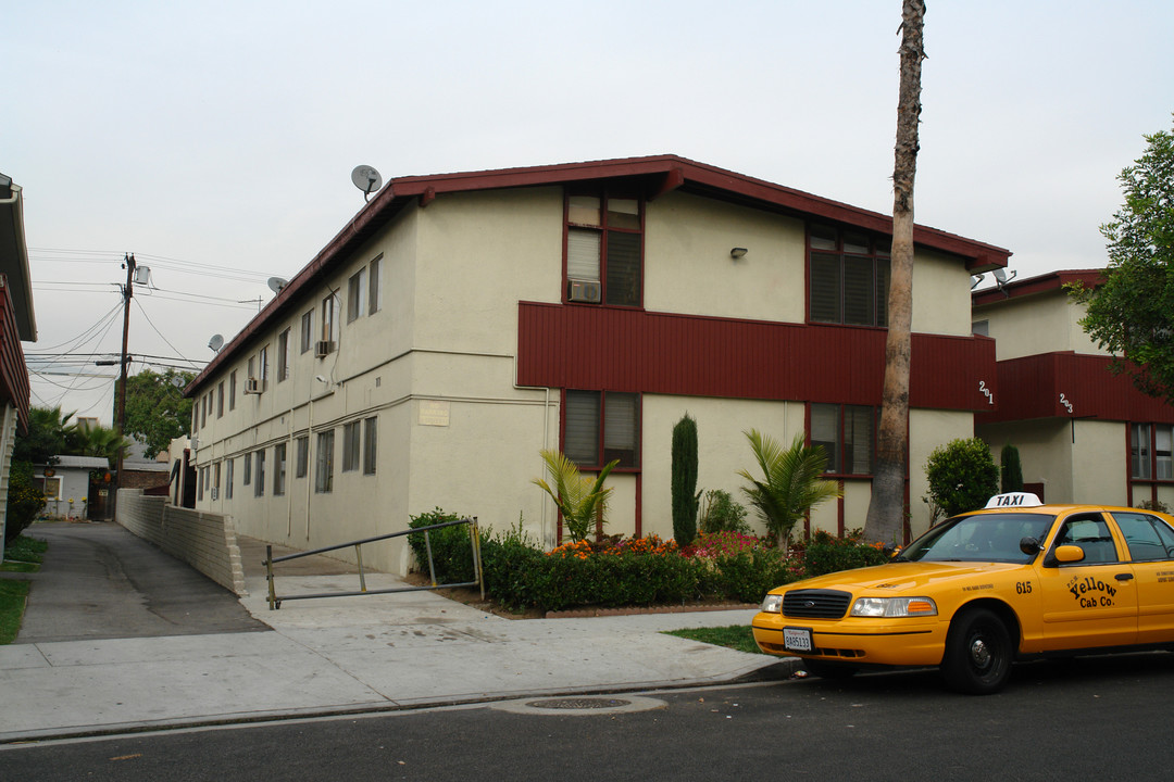 Chestnut Apartments in Glendale, CA - Foto de edificio