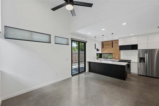 2613 Zaragosa St in Austin, TX - Foto de edificio - Building Photo